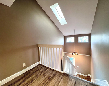 2246 Discovery Circle - Photo Thumbnail 16