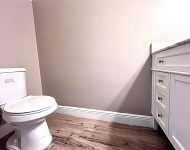 2246 Discovery Circle - Photo Thumbnail 14