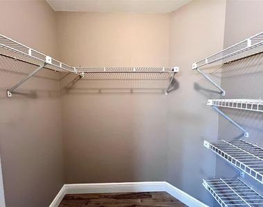 2246 Discovery Circle - Photo Thumbnail 30