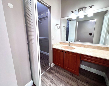 2246 Discovery Circle - Photo Thumbnail 25