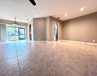 2246 Discovery Circle - Photo Thumbnail 5