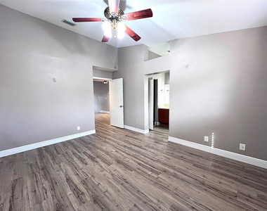2246 Discovery Circle - Photo Thumbnail 21