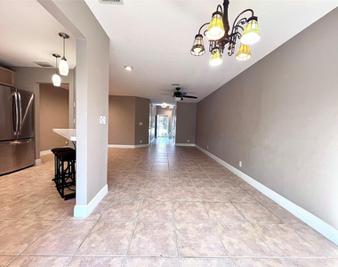 2246 Discovery Circle - Photo Thumbnail 11