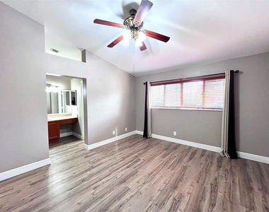 2246 Discovery Circle - Photo Thumbnail 20