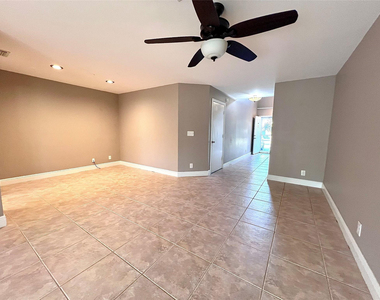 2246 Discovery Circle - Photo Thumbnail 3