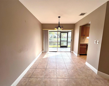 2246 Discovery Circle - Photo Thumbnail 4