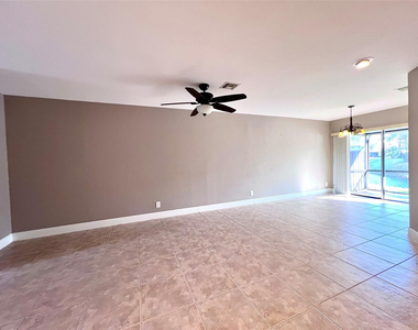2246 Discovery Circle - Photo Thumbnail 2