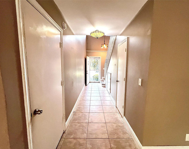 2246 Discovery Circle - Photo Thumbnail 12