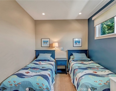 714 Cliff Drive - Photo Thumbnail 22