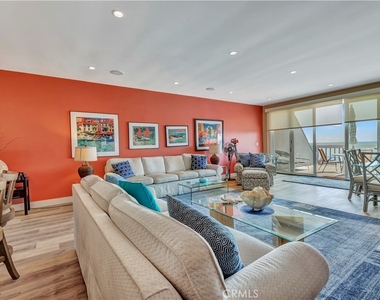 714 Cliff Drive - Photo Thumbnail 12