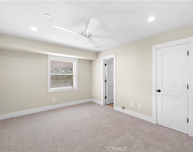 826 Cliff Drive - Photo Thumbnail 6