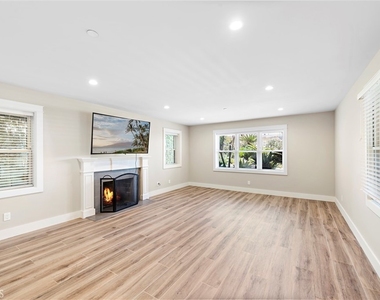826 Cliff Drive - Photo Thumbnail 3