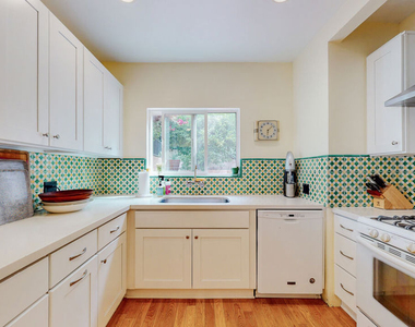 3627 Crestmont Avenue - Photo Thumbnail 11