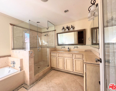 2652 S Bedford Street - Photo Thumbnail 17
