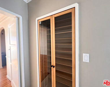 2652 S Bedford Street - Photo Thumbnail 11