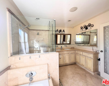 2652 S Bedford Street - Photo Thumbnail 19