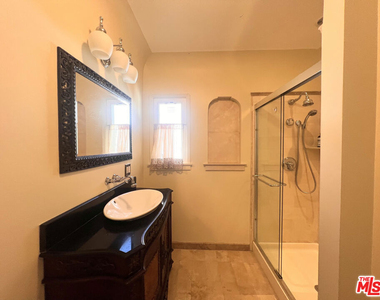 2652 S Bedford Street - Photo Thumbnail 15
