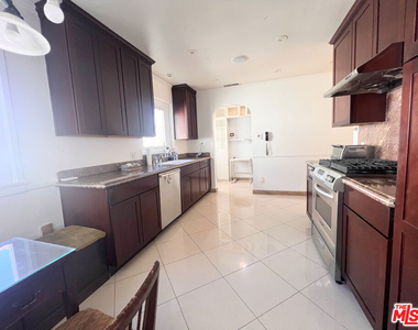 2652 S Bedford Street - Photo Thumbnail 8