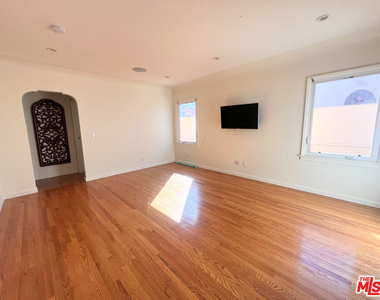 2652 S Bedford Street - Photo Thumbnail 16