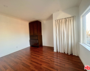 2737 S Robertson Boulevard - Photo Thumbnail 10