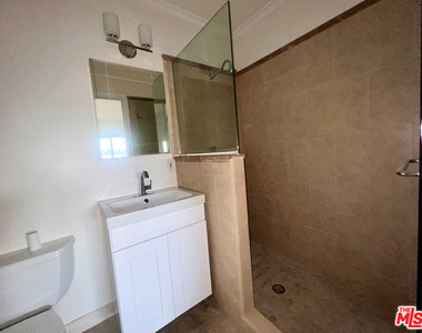 2737 S Robertson Boulevard - Photo Thumbnail 7