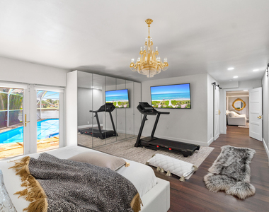 6106 Royal Poinciana Lane - Photo Thumbnail 5