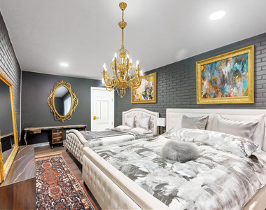 6106 Royal Poinciana Lane - Photo Thumbnail 7