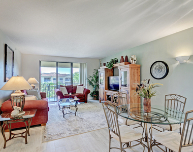 500 Uno Lago Drive - Photo Thumbnail 10