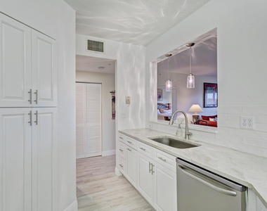 500 Uno Lago Drive - Photo Thumbnail 8