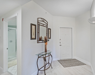500 Uno Lago Drive - Photo Thumbnail 4