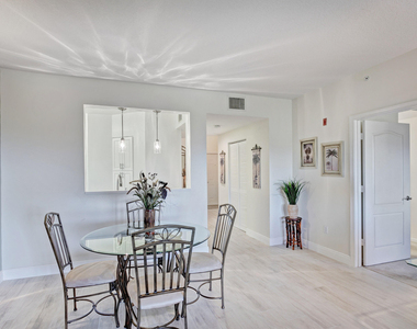 500 Uno Lago Drive - Photo Thumbnail 11