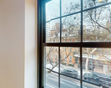 Charlton Street - Photo Thumbnail 6