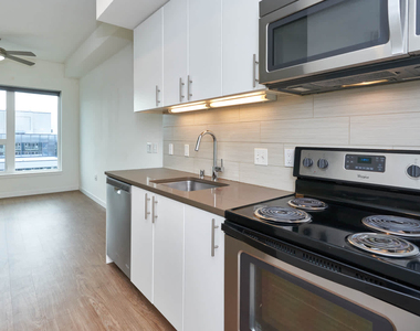 4715 42nd Ave Sw - Photo Thumbnail 8