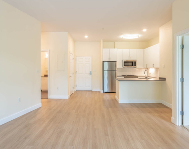 70 Hope Ave - Photo Thumbnail 12
