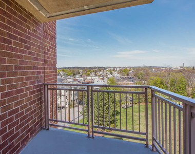 70 Hope Ave - Photo Thumbnail 19