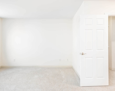 70 Hope Ave - Photo Thumbnail 22