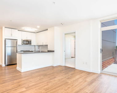 70 Hope Ave - Photo Thumbnail 16