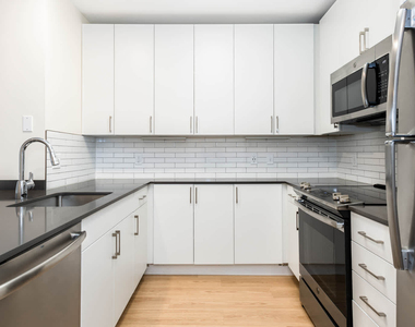 70 Hope Ave - Photo Thumbnail 10