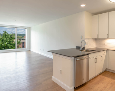 70 Hope Ave - Photo Thumbnail 13