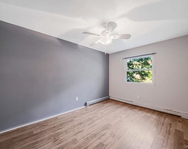 68 Old Sylvan Lake Road - Photo Thumbnail 16