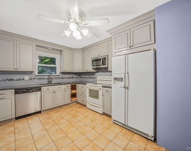 68 Old Sylvan Lake Road - Photo Thumbnail 12