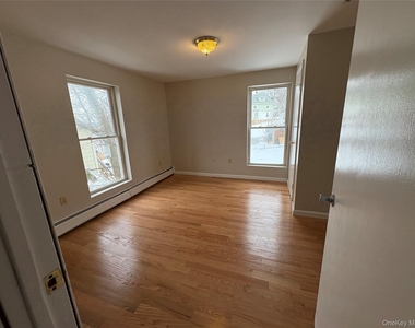 56 Wisner Avenue - Photo Thumbnail 6