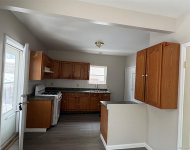 56 Wisner Avenue - Photo Thumbnail 2