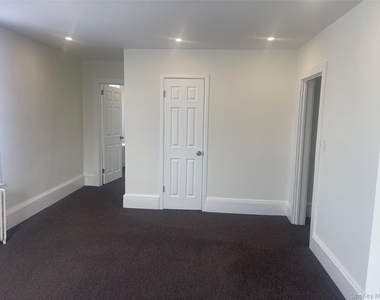 200 Claridge Avenue - Photo Thumbnail 5