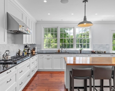 176 Schoolhouse Road - Photo Thumbnail 8