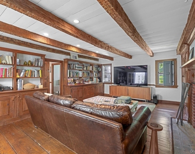 176 Schoolhouse Road - Photo Thumbnail 12