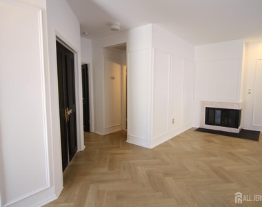 3011 Cypress Court - Photo Thumbnail 1
