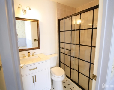 3011 Cypress Court - Photo Thumbnail 10