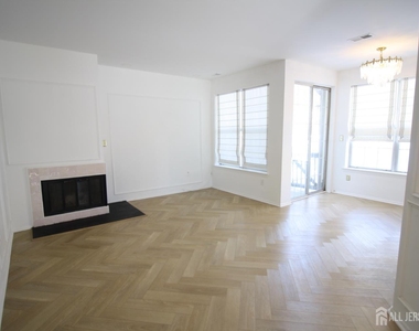 3011 Cypress Court - Photo Thumbnail 7