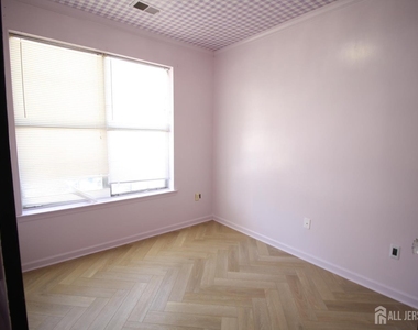 3011 Cypress Court - Photo Thumbnail 4